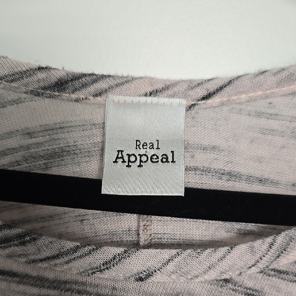 Real Appeal Top - Picture 2 of 4